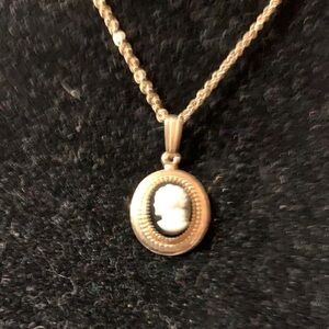 Classic Gold Cameo Pendant Necklace in Gold